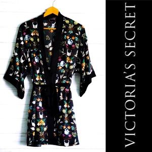 Victoria’s Secret Floral Kimono w/ Floral Pattern